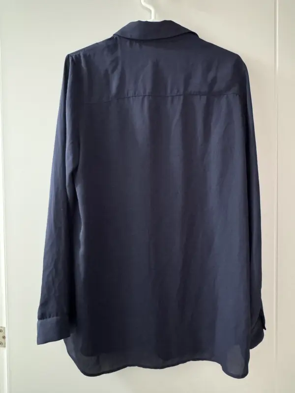 Blusa manga larga morado marca MANGO talla  S - Imagen 2
