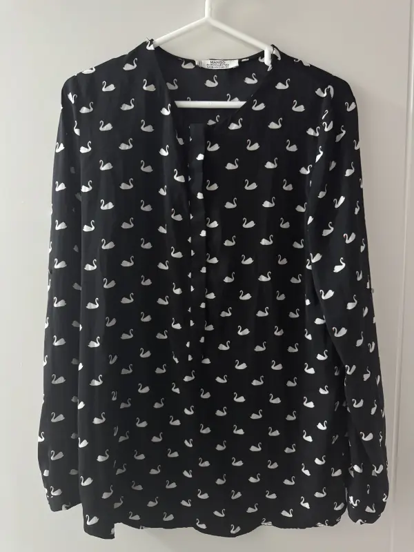 Blusa manga larga estampado cisne marca MANGO talla XS - Comprar en Lima Perú | Fancy Shops