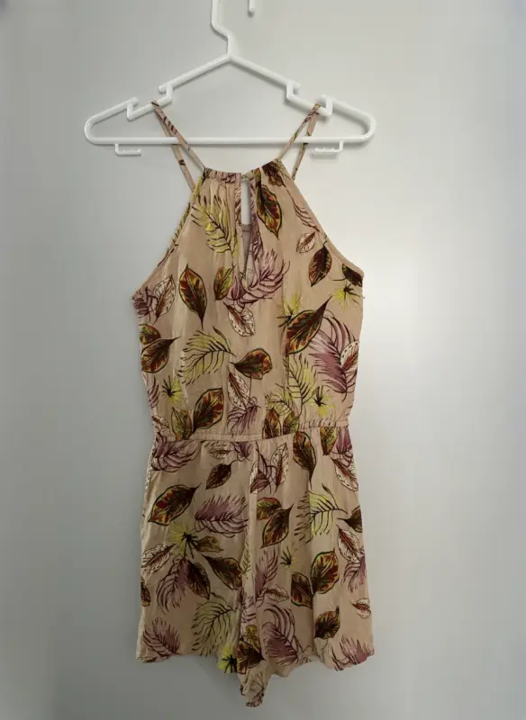 Enterizo beige estampado marca LOIS talla S - Imagen 2
