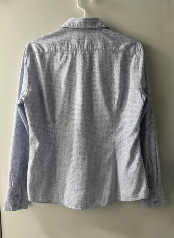 Blusa manga larga con puntos marca basement talla M - Imagen 2