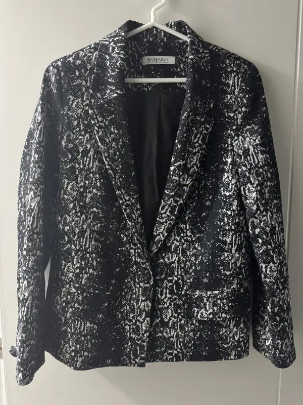 Blazer estampado marca basement talla S - Blazers y Chalecos Sastre | Comprar Online Lima
