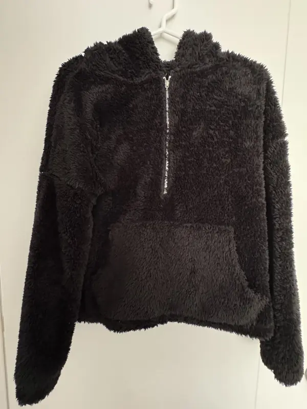 Polera con capucha negra talla S/M - Comprar en Lima Perú | Fancy Shops