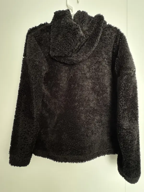 Polera con capucha negra talla S/M - Imagen 2