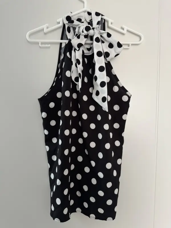 Blusa manga cero con puntos negro y blanco talla M - Comprar en Lima Perú | Fancy Shops