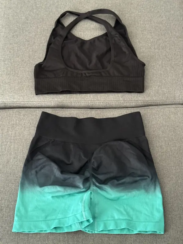 Conjunto Deportivo negro y verde talla M - Imagen 2
