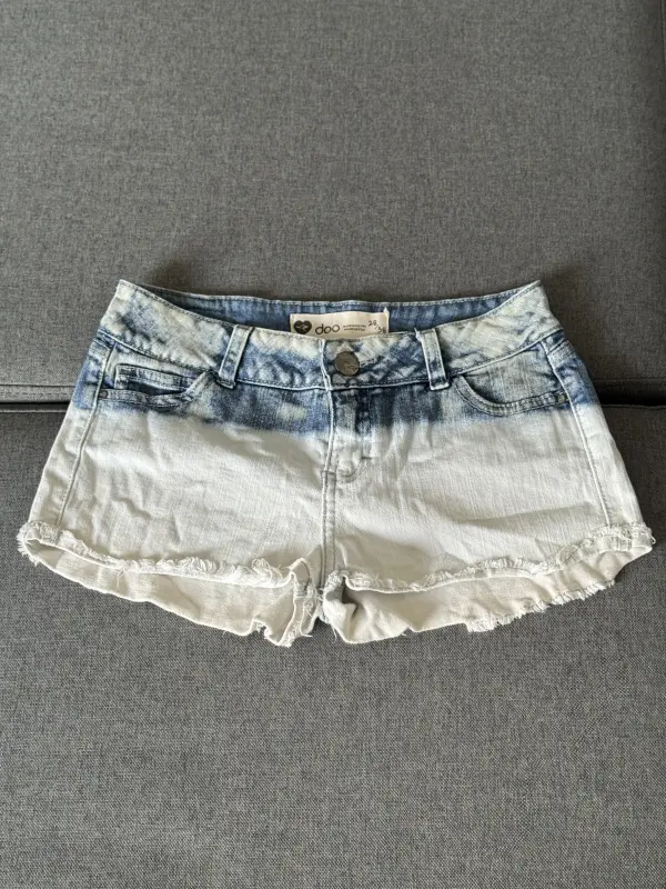 Short de Jean blanco y celeste marca Doo Australia talla 28 - Comprar en Lima Perú | Fancy Shops