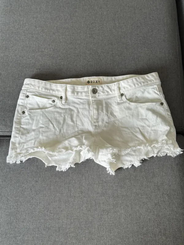 Short de Jean blanco marca ROXY talla 30 - Comprar en Lima Perú | Fancy Shops