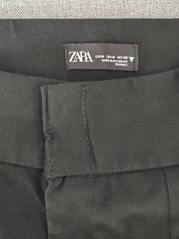 Pantalón de vestir negro marca ZARA talla M - Imagen 3