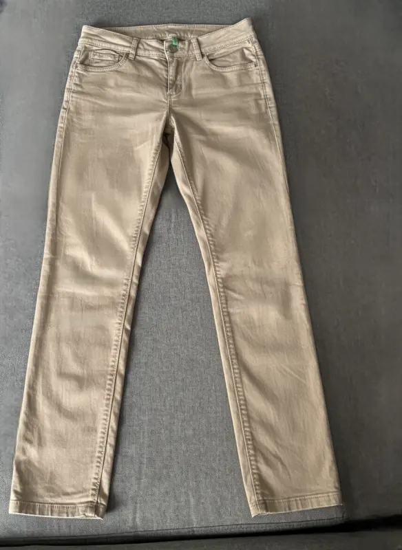 Pantalón beige marca BENETTON talla 30 - Comprar en Lima Perú | Fancy Shops