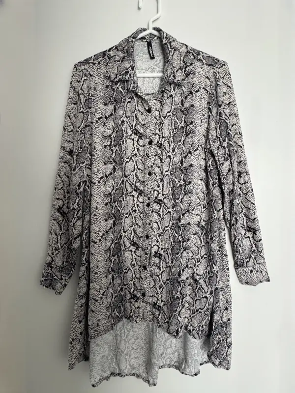 Blusa manga larga estampado piel de serpiente talla S/M - Blusas | Comprar Online Lima