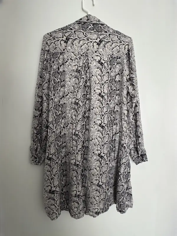 Blusa manga larga estampado piel de serpiente talla S/M - Imagen 2