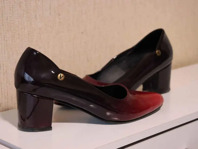 Zapatos de vestir rojo y negro talla 38 - Imagen 2