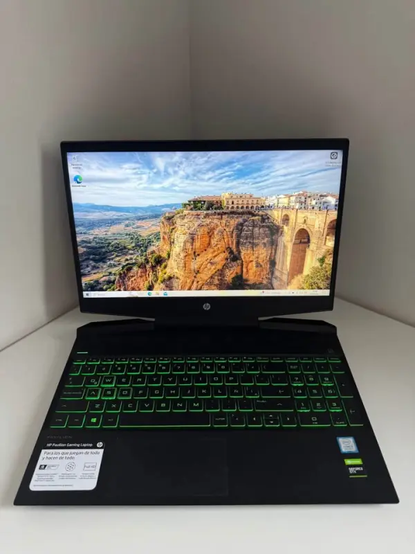 Laptop Gamer HP Pavilion 15.6" 960 GB SSD NVIDIA® GEFORCE® GTX 1050 con 1 año de uso - Imagen 3
