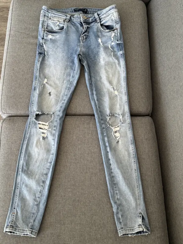 Pantalón de Jean celeste marca ZARA talla 26 - Pantalones, Shorts y Faldas | Comprar Online Lima