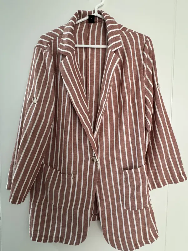 Blazer rayas rojo oscuro y blanco talla M - Blazers y Chalecos Sastre | Comprar Online Lima