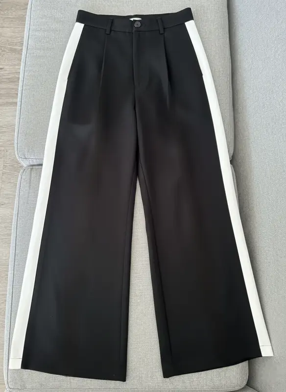 Pantalón negro con raya blanca al costado talla M - Pantalones, Shorts y Faldas | Comprar Online Lima
