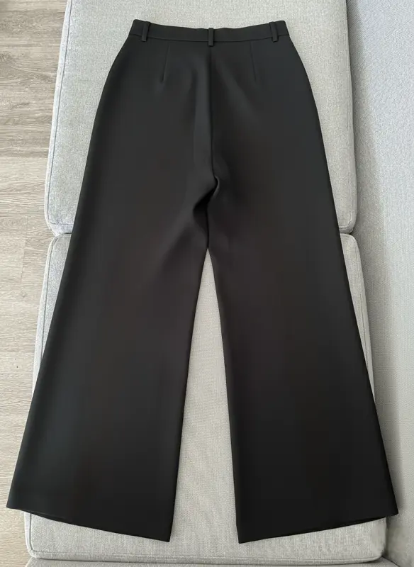 Pantalón negro con raya blanca al costado talla M - Imagen 2