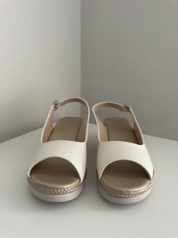 Sandalias blancas talla 38.5 - Imagen 2