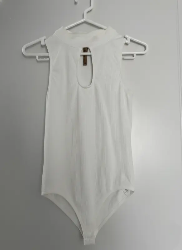 Polo blanco con escote ovalado mossimo talla M - Polos | Comprar Online Lima