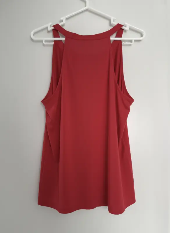 Polo manga cero rojo marca MANGO talla L - Imagen 2