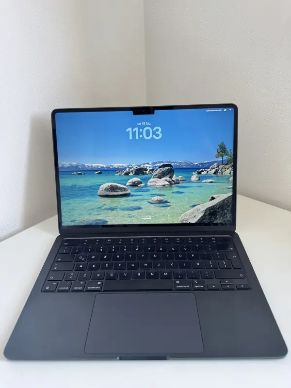 Macbook Air Apple 13.6" Chip M3 8gb Ram 256gb SSD con teclado en español - Laptops y Audífonos | Comprar Online Lima