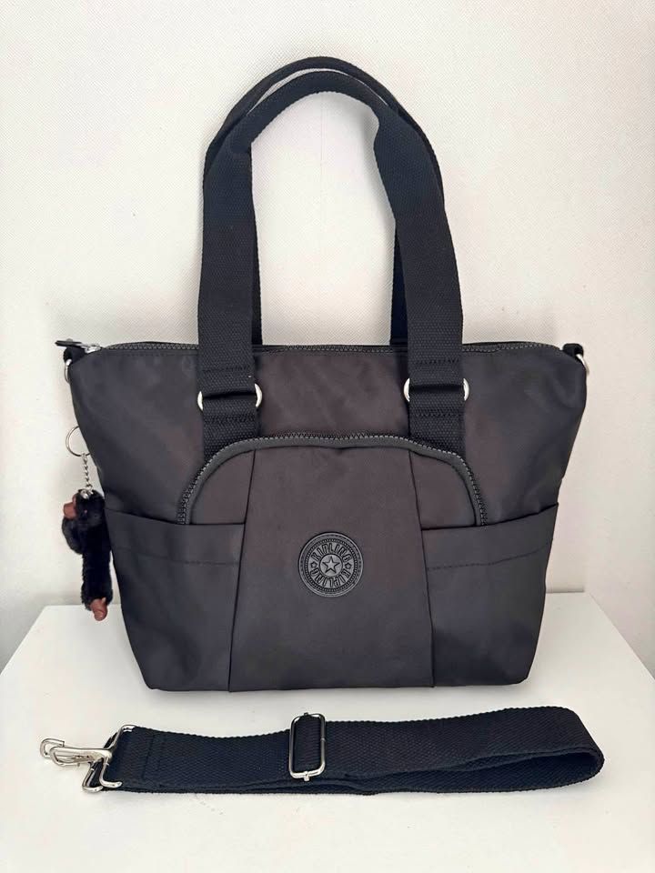 Bolso kipling negro espacioso para viaje y deporte - Moda Mujer | Comprar Online Lima