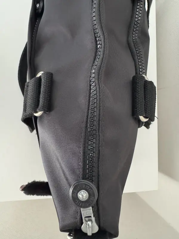 Bolso kipling negro espacioso para viaje y deporte - Imagen 2