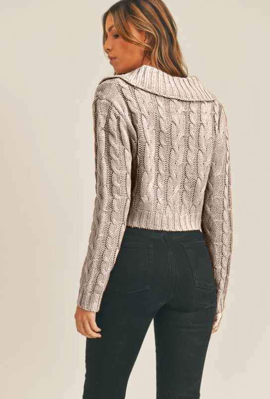 Chompa crop beige talla m de marca para mujer - Imagen 4