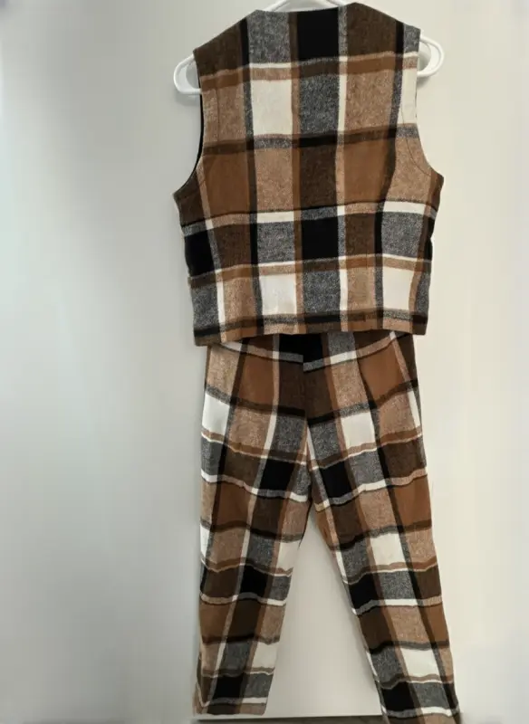Conjunto chaleco y pantalón talla M - Imagen 2
