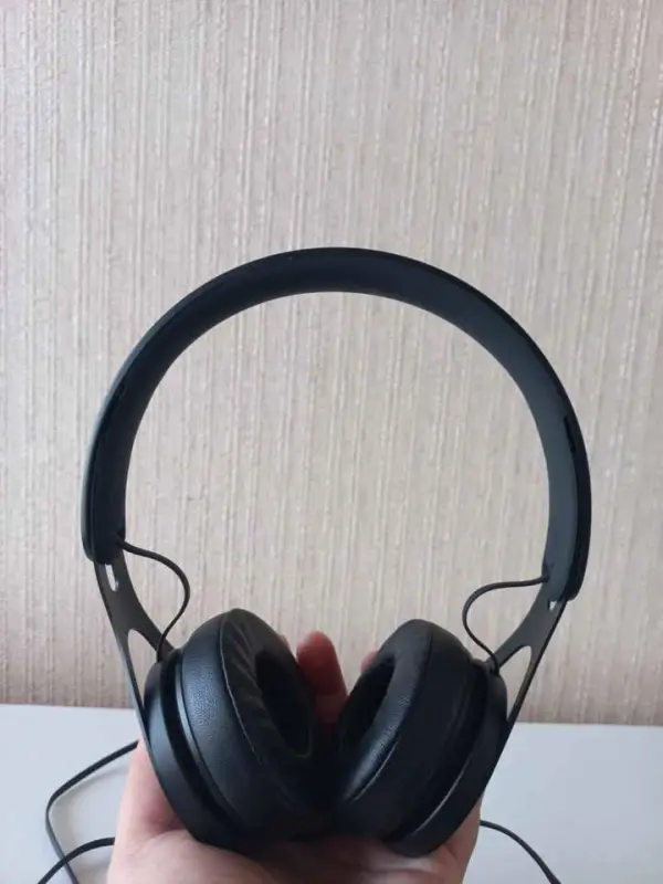 Audífonos  beats alámbricos nuevo color negro - Imagen 4