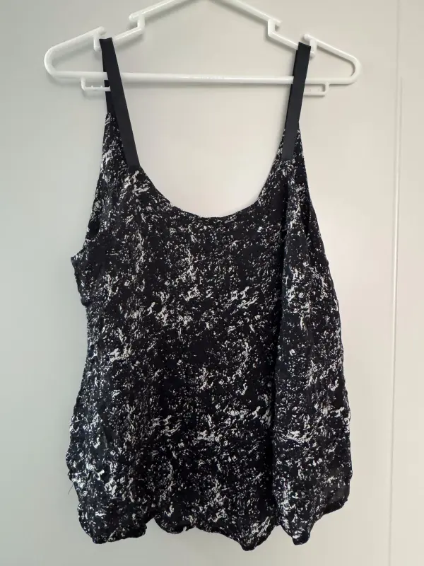 Blusa manga cero negro y blanco denimlab talla S - Imagen 2