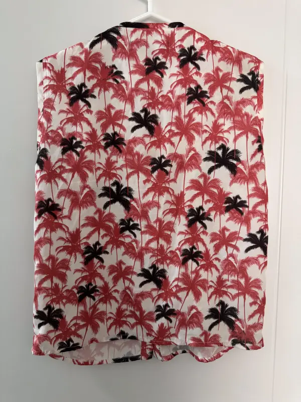 Blusa manga cero rojo y negro marca basement talla S - Imagen 2