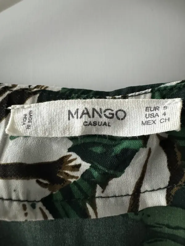 Enterizo verde estampado flores marca MANGO talla S - Imagen 3