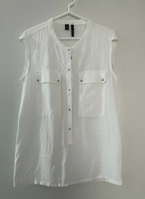 Blusa manga cero blanco marca MANGO talla M - Comprar en Lima Perú | Fancy Shops