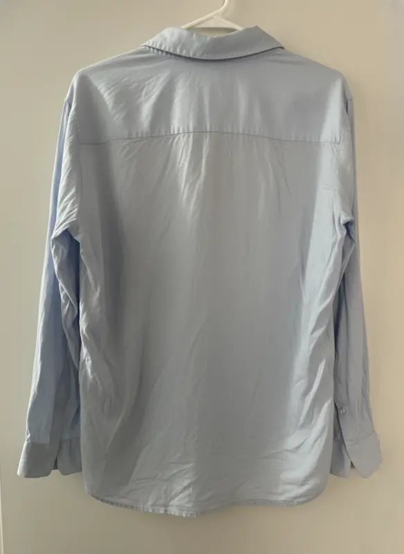 Blusa manga larga celeste marca MANGO talla S - Imagen 2