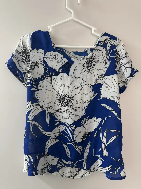 Blusa manga corta estampado de flores azul y blanco talla S/M - Comprar en Lima Perú | Fancy Shops